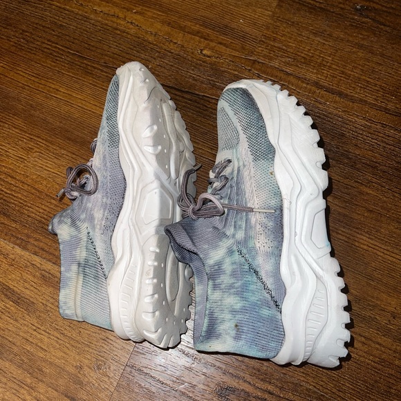 Gray, Blue & White Lightweight Fabric Tie Dye Lace Up Activewear Sneakers Size 8 - Picture 9 of 10